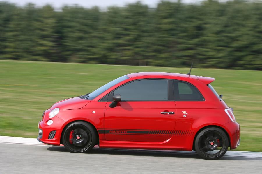  Abarth 595 Competizione 2012 года  (фото 25 из 47)
